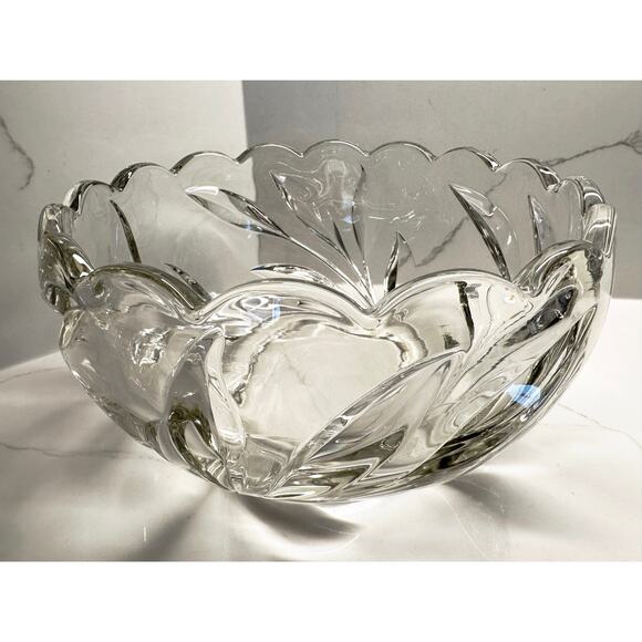 Indiana Glass Leaf Design Punch Bowl 10" - Picture 1 of 8